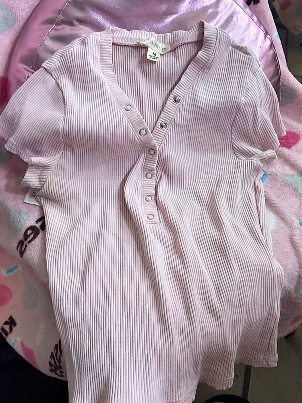 J FOR JUSTICE Ribbed Short Sleeve Henley in Pink Size Medium